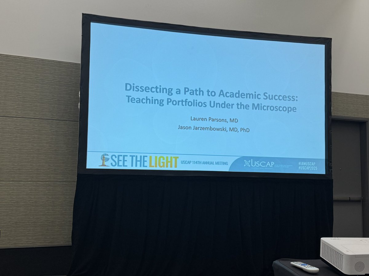 BroojAbro's tweet image. Planning academic success over lunch! #education #loveforteaching #USCAP2025