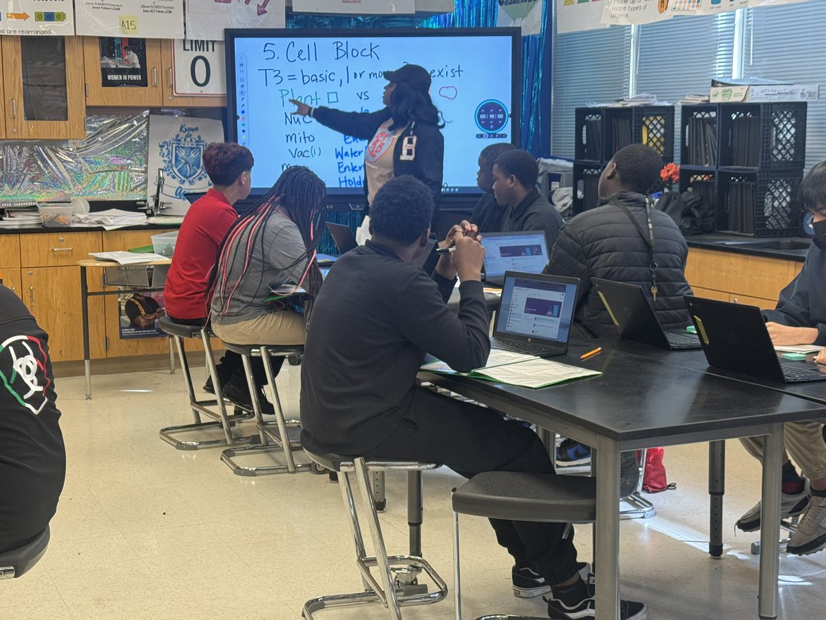 Tanya_N_Shelton's tweet image. It’s a village at Bedford MS. Principal Goree is tracking her pathway to a rating. All hands on deck. Even CTE teachers are supporting instruction. #LevelingUp