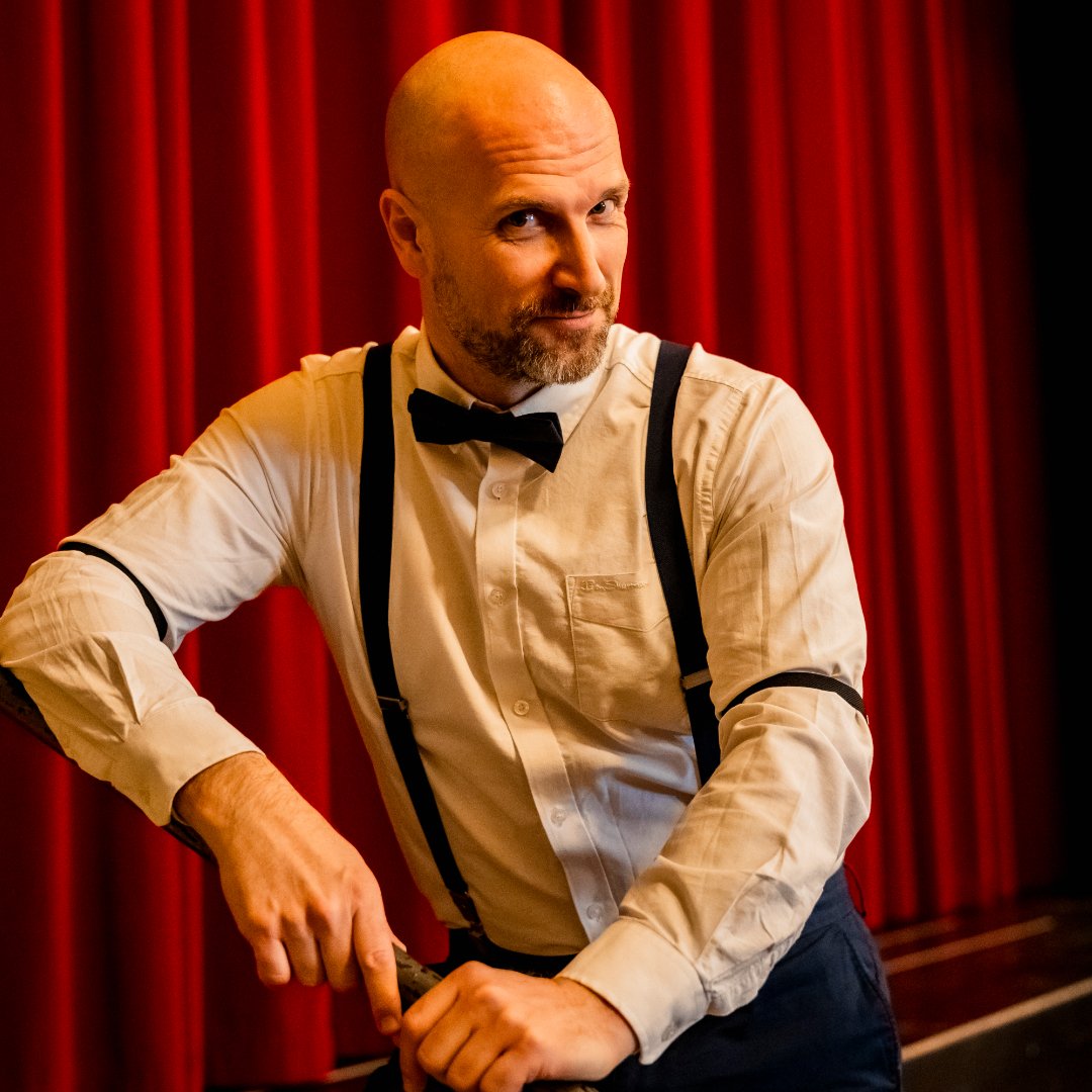 electroswingt's tweet photo. π Stream & Download Here: https://t.co/hoZ5T5xaKZ
#OutNow: @wolfganglohr - The Lohring 20s (Album) π©πΊπΏ
.
.
.
.
#ElectroSwing #Roaring20s #ElectroSwing2025 #MakeSwingGreatAgain #WolfgangLohr #TheLohring20s #Lohring20s #Roaring20s #Album #NewMusic #NewMusicFriday #NeoSwing https://t.co/BE6vhz79V5