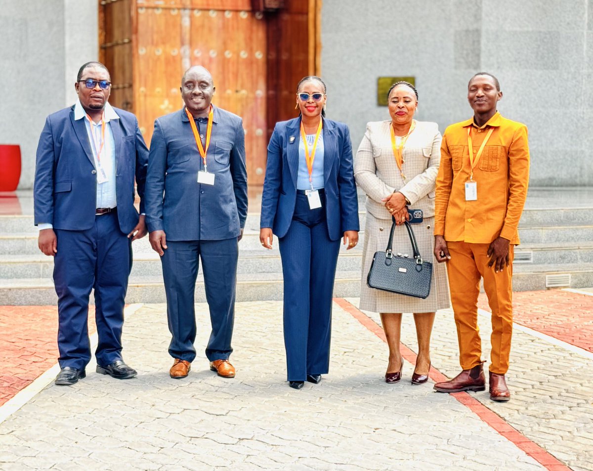 Nikiwa na Wataalam kutoka Halmashauri ya Wilaya ya Msalala Bungeni Dodoma Leo, Uwasilishaji wa Bajeti Kwenye Kikao cha Kamati  ya Kudumu ya Bunge ya Tawala za Mikoa na Serikali za Mitaa (TAMISEMI) na Mkuu wa Mkoa wa Shinyanga Mhe. Anamringi Macha.
Tarehe 24/3/2025.