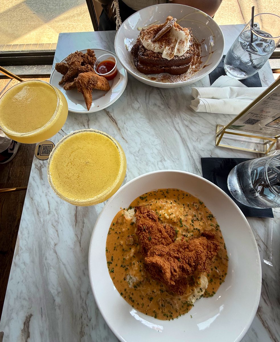 SHTOOPIDTHICK's tweet image. Just a pretty girl who loves food 🤩