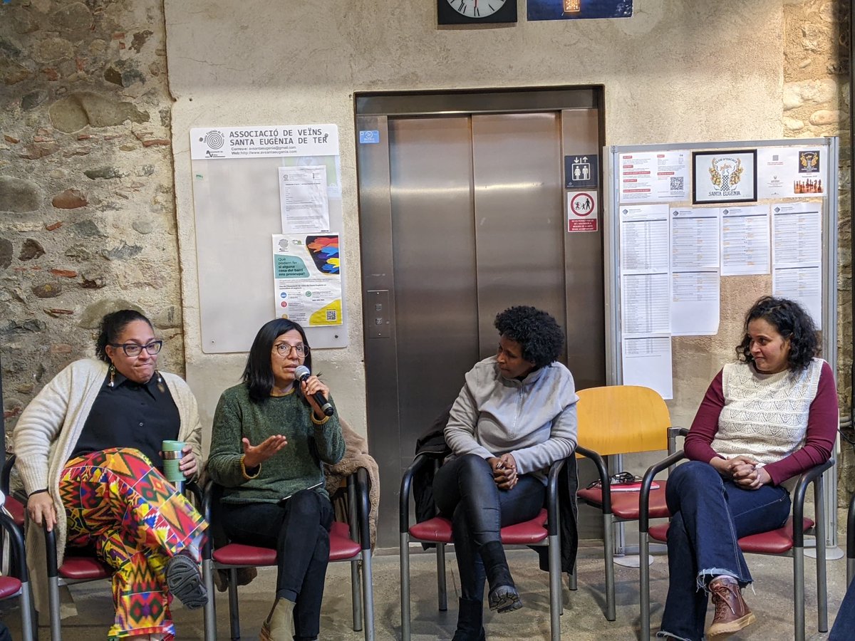 revistalanimfa's tweet photo. 🌀 El 21 de març, Santa Eugènia va acollir la 1a càpsula del Diàleg Descolonial. Una trobada per parlar de racisme estructural des de la vivència i la comunitat. Activistes i veïnes van compartir reflexions sobre blanquitud, negritud i moviment woke. 💥
📚 https://t.co/Alth96VKNz https://t.co/YgU6qm6BKI