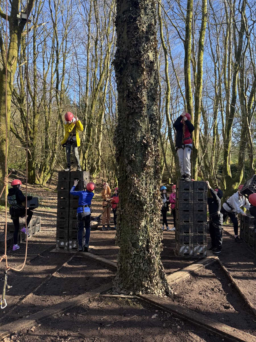 LauraFalconer21's tweet photo. We’ve arrived and already loving our activities! #cratestack #lockerbiemanor https://t.co/ffYHZv93Ob