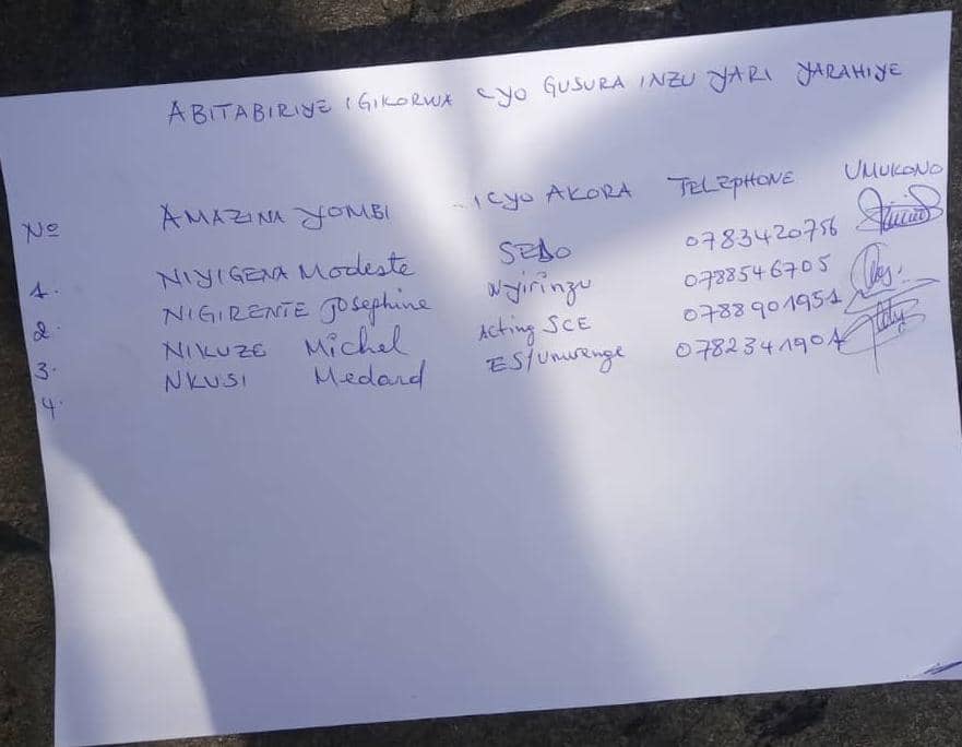 nigirente4530's tweet photo. @GeraldMuzungu @GMuhamoud @KarongiDistr @Ibuka_Rwanda Nguru urutonde rwabitaburiye mugihe cyo gusura Inyubako imaze gushya Bose barasinye https://t.co/MQG8Sl49VO
