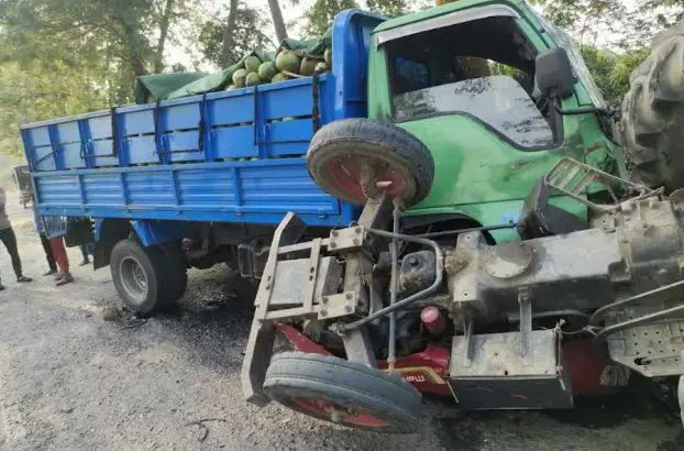 নওগাঁর পত্নীতলায় সড়ক দুর্ঘটনায় ট্রাক্টর চালক নিহত