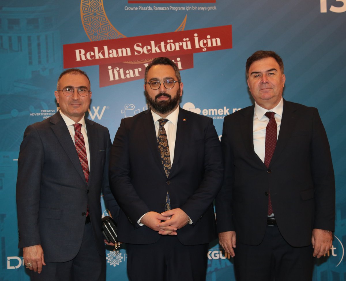 Dr. Hikmet EREN🇹🇷 (@hikmeteren255) on Twitter photo Birlik ve dayanışmamızın daim olması temennisiyle, iftar sofrasını bizimle paylaşan TOBB Kreatif Endüstriler Meclisi Başkan V. Berat Kuzu kardeşime teşekkür ediyoruz. <a href="/beratkuzu/">Berat KUZU</a> Birlik ve dayanışmamızın daim olması temennisiyle, iftar sofrasını bizimle paylaşan TOBB Kreatif Endüstriler Meclisi Başkan V. Berat Kuzu kardeşime teşekkür ediyoruz. <a href="/beratkuzu/">Berat KUZU</a>