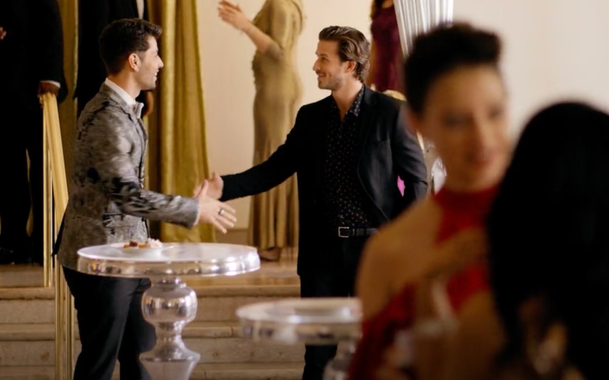 normasashes's tweet photo. 1x15 primeira cena do fofo / o plot twist / de onde saiu o título do livro que eu só peguei revendo a primeira temporada pela terceira vez / liz e adam sempre entregando bts https://t.co/4Pk47GFwIp