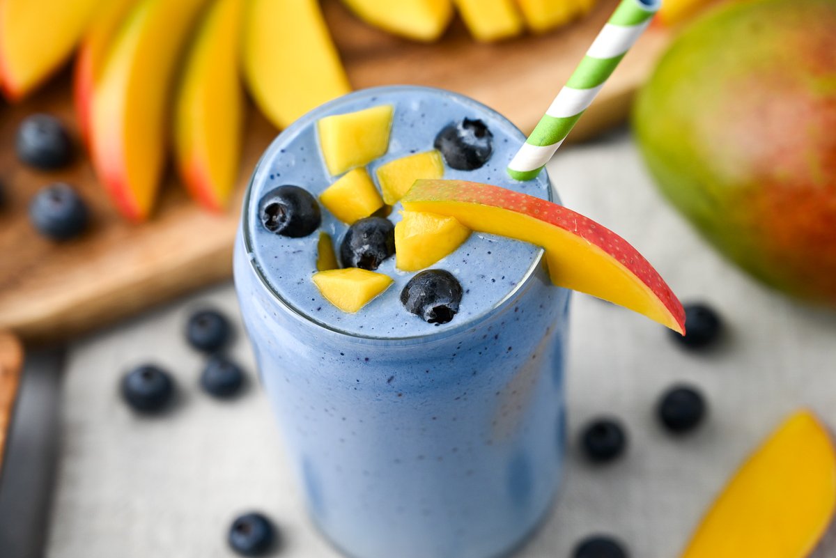 Blend up this Blue Spirulina Smoothie for a refreshing breakfast or snack packed with superfoods, antioxidants, and whole-food protein. ameessavorydish.com/wild-blueberry… via <a href="/AmeeLivingston/">Amee's Savory Dish</a>