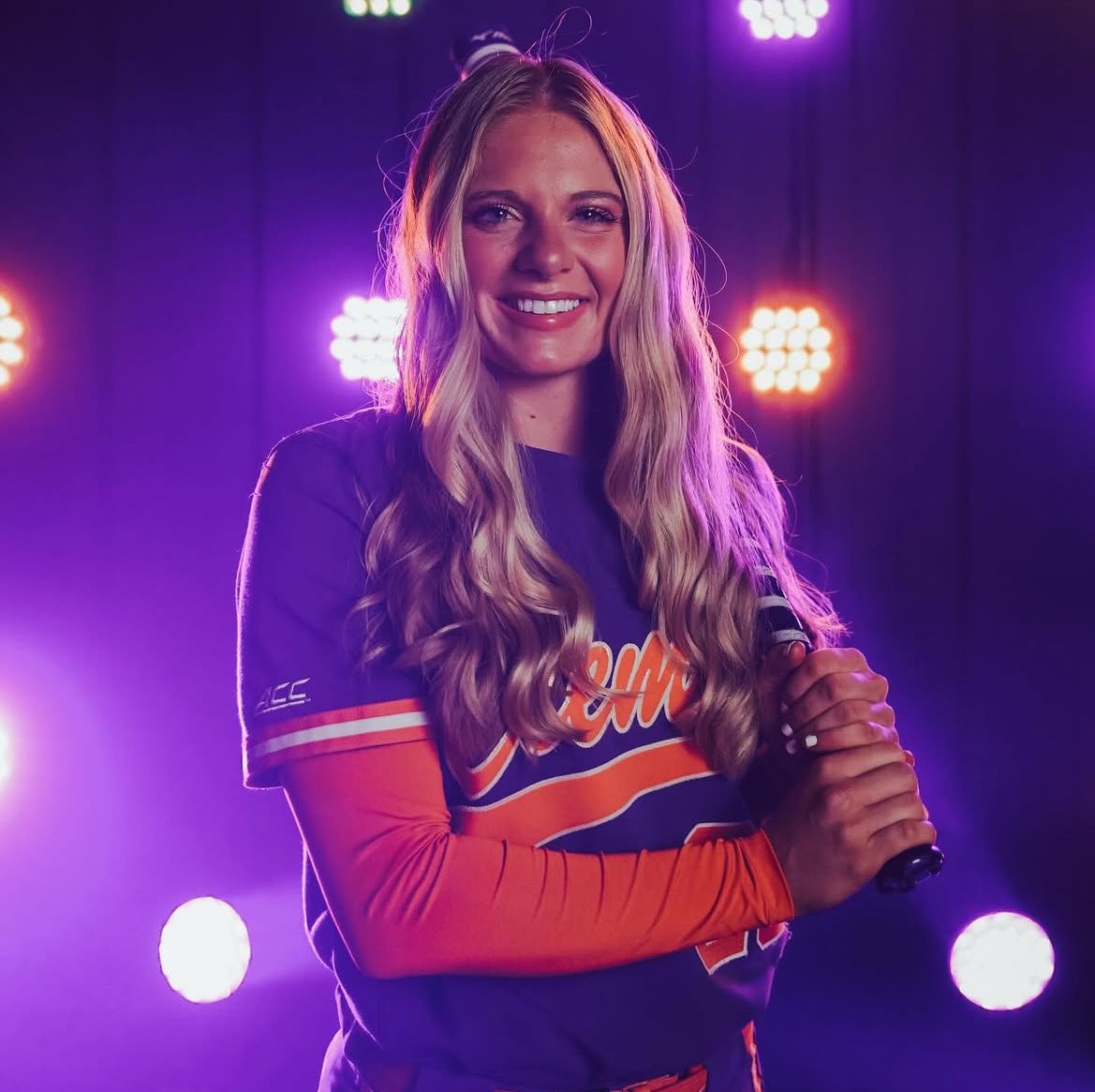 TheBigGuyWJCL's tweet image. Want to hear a crazy softball stat?

Former @Softball_SEHS standout Alex Brown was 10-for-10 at the plate this weekend for @clemsonsoftball 

She had a homerun, two doubles and 5 RBI in three game sweep of Syracuse.