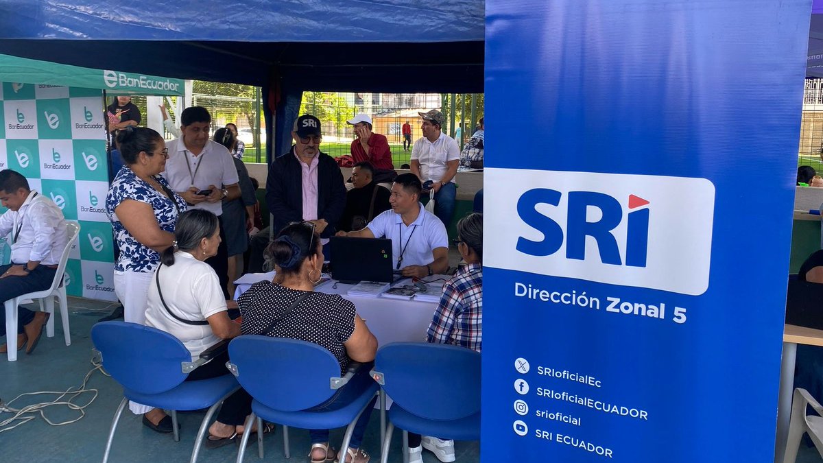 SRIoficialEc's tweet photo. #SRIZonal5

¡Llegamos a Quevedo! 

Y con nuestra #BrigadaMóvil informamos sobre los beneficios e incentivos tributarios del SRI.

@jeanscarreral, director Zonal 5 y su equipo, resuelve consultas tributarias a la gente del sector.

#ElNuevoEcuador https://t.co/dh0o5Ipw4J