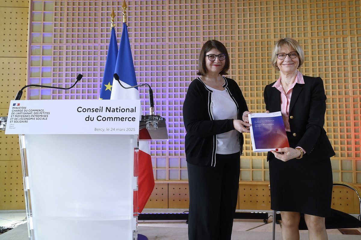 🛒 Relance des travaux du Conseil National du Commerce à Bercy ce lundi.

Félicitations à <a href="/jmsermier/">Jean-Marie SERMIER</a>, nouveau vice-président du #CNC. Son expertise en tant qu’ancien maire et député enrichira les débats et orientera les actions du Conseil vers des solutions adaptées aux enjeux