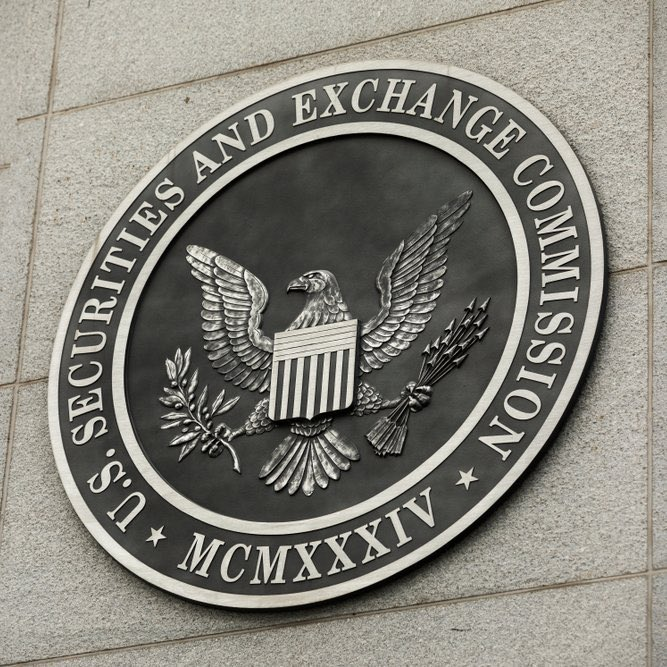 coinspace_'s tweet photo. 𝙉𝙀𝙒 : 🇺🇸SECが「暗号資産に関する大統領特別対策チーム」を設立

この発表では『デジタル資産証券の取引も、株や債券と同様に取引報告義務を順守すべき』と強調されている。

暗号資産にとってはネガティブニュースか🤔 https://t.co/cD4t29WlgB