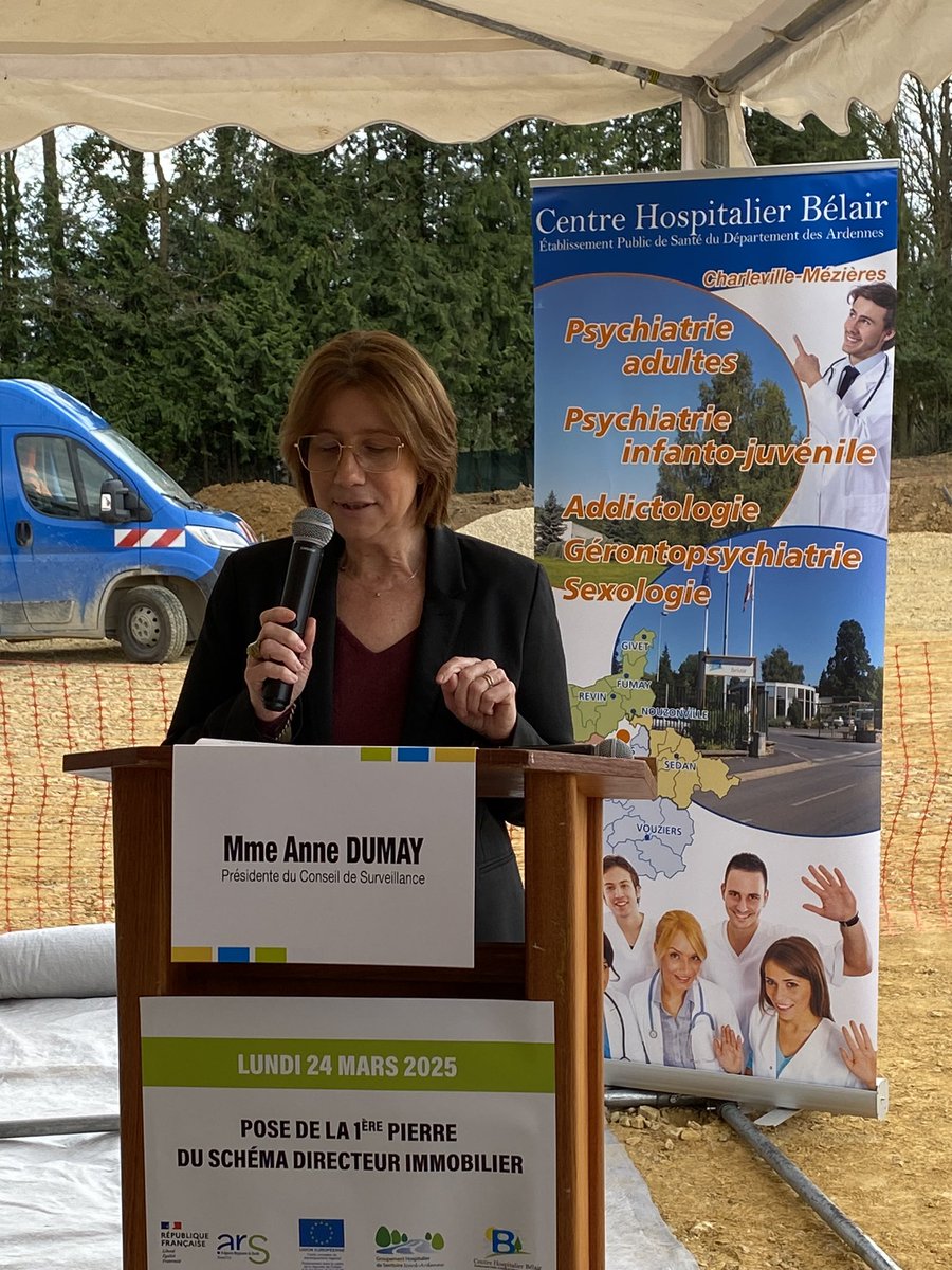 Pose de la 1ere pierre du futur centre hospitalier Bélair à #charlevillemezieres. Pour Anne Dumay, 1ère VP du #CD08 et Présidente du Conseil de surveillance : « Ce futur hôpital permet de rentrer dans une nouvelle ère de la santé mentale, pour mieux accompagner les patients. »