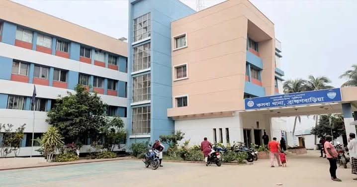 কসবায় জমি লিখে না দেওয়ায় স্বামীকে কুপিয়ে জখম করলেন স্ত্রী