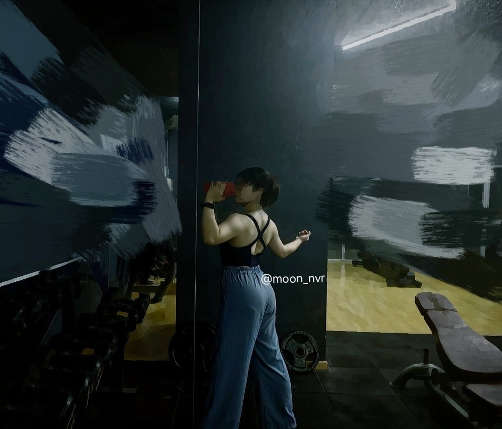 线条拍起来开始出片，
能装装逼了。
#健身人 #女s