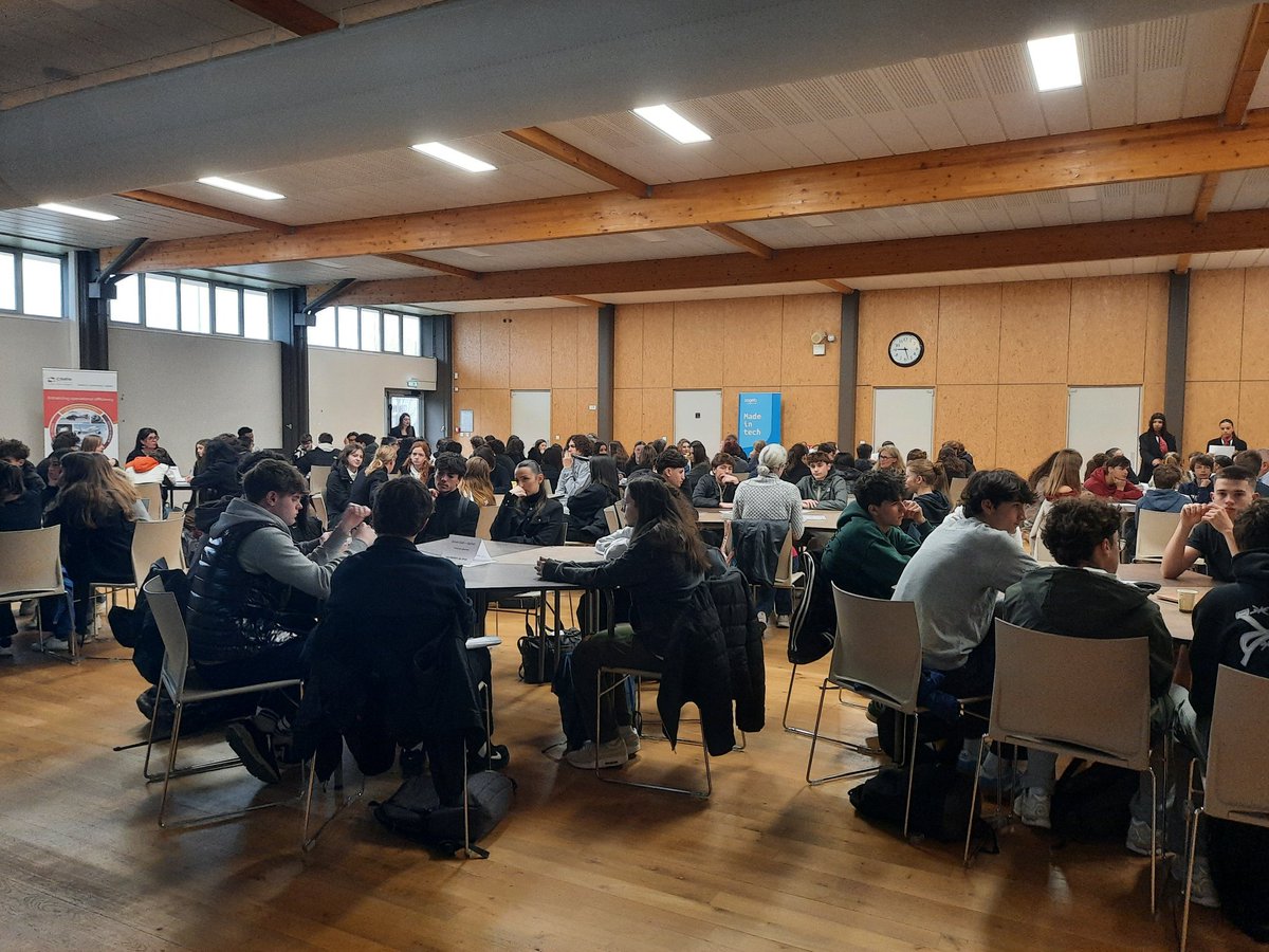 Forum des métiers 2025 pour nos élèves de secondeGT. 
Un grand merci aux personnes venues présenter leurs métiers.