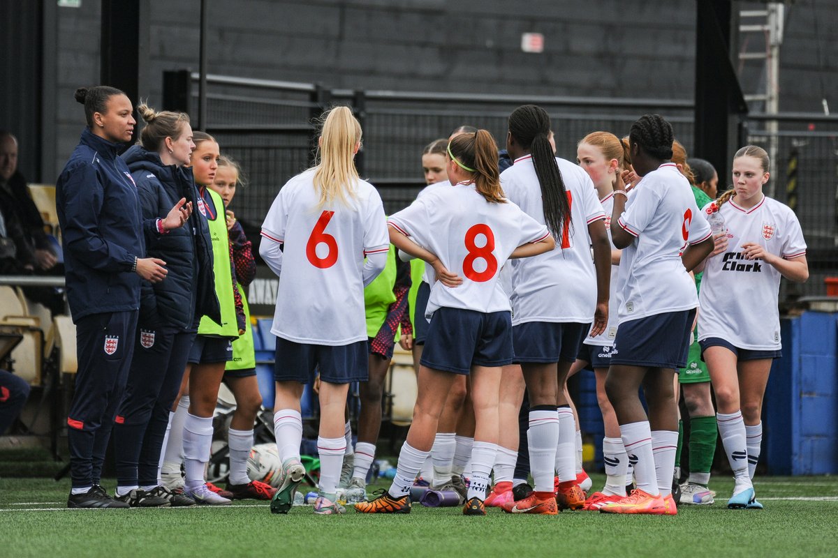 SchoolsFootball's tweet photo. 🏴 England U15 Schoolgirls 🏴

The England U15 Schoolgirls secured a 4-2 win in their final preparation match against a strong Welsh side 💪⚽

Next up: the Bob Docherty Tournament in April, where they'll be aiming to retain the title! 🏆

Good luck, girls! 🏴󠁧󠁢󠁥󠁮󠁧󠁿

More information 👇
https://t.co/PGQcvvB5nr

📸 @353photo 

@ONeillsSportsUK, @ArnoldClark, @ucfb, @inspiresport, Keystone Sports, i-BrainTech, @KaizenTicketing
🔴🔵⚪