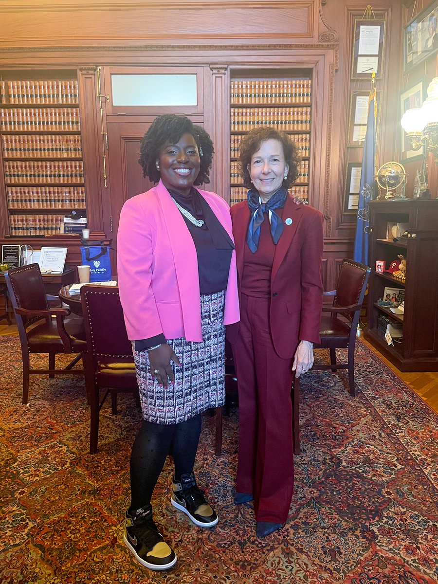 HFUPresident's tweet image. Many thanks to speaker Joanna McClinton (@RepMcClinton) for her unwavering support for access and opportunity to higher education.