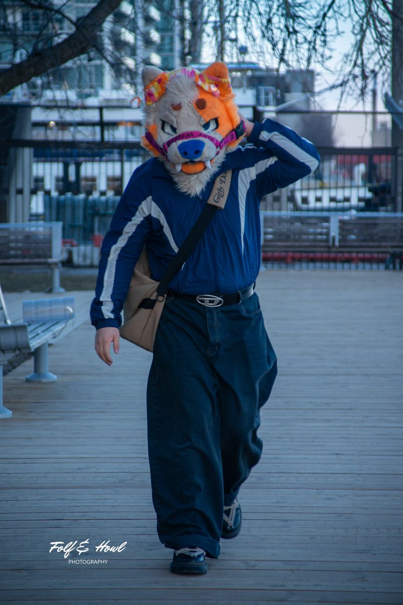 RUNWAY FLICK 🧡💙
-
📸: <a href="/SparksTheFolf/">⚡️Sparks⚡️🐺 🦊 🔜 FP!</a>