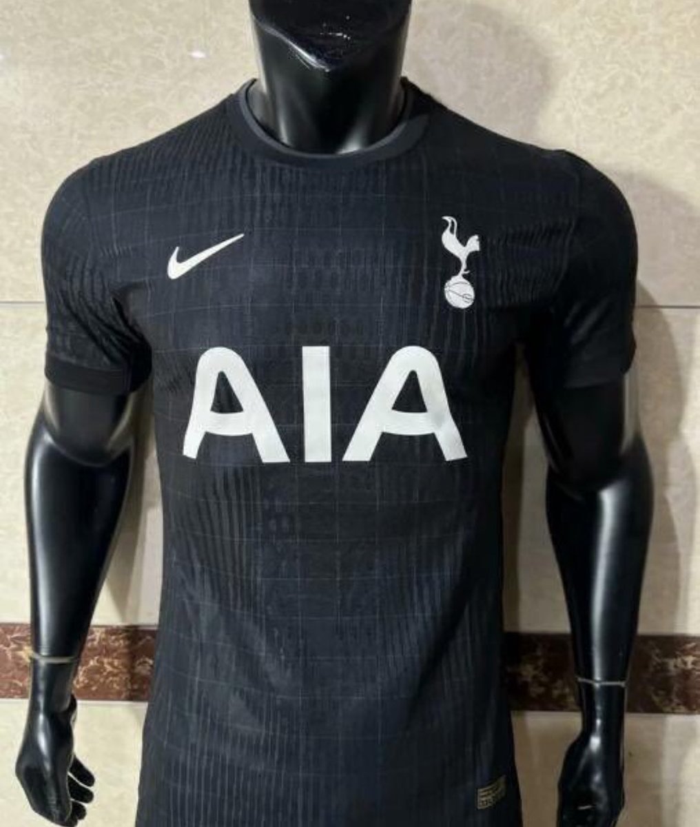 pras60's tweet photo. Spurs Kit 1 or 2? https://t.co/2Wd7gzeJ5l