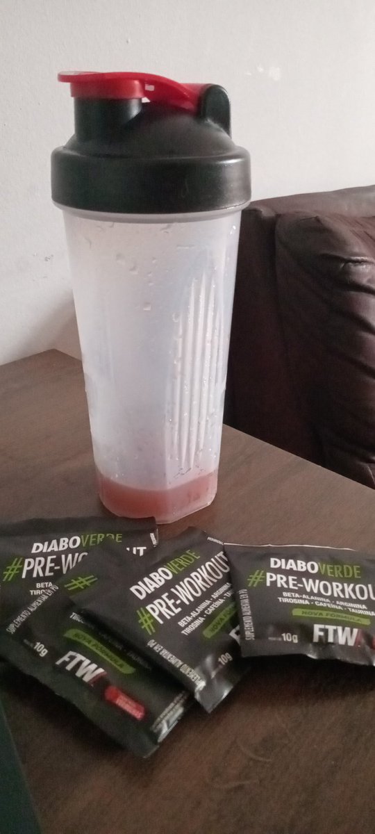 AnaSarahCarval4's tweet photo. Tô virando rata de academia https://t.co/1fQCVQOERx