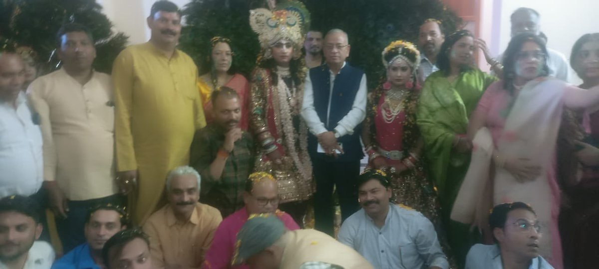 Gctripathibhu's tweet photo. पूर्व आईपीएस अधिकारी श्रीयुत जुगल किशोर जी द्वारा अपने जगत पिता ब्रम्ह देव आश्रम / धर्मशाला में आयोजित होली मिलन समारोह प्रबुद्धजनों के साथ सहभागी होने का अवसर प्राप्त हुआ । https://t.co/ljVSXJkhEf