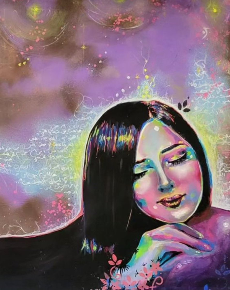 امرأةٌ تحبُّ الوَرد، وتلاعِب الأطْـفال، وترقصُ فرحا لقطع الشكولاتَة
 امرأةٌ لن تفقِـد طفولتَها أبدًا 🌸🎶