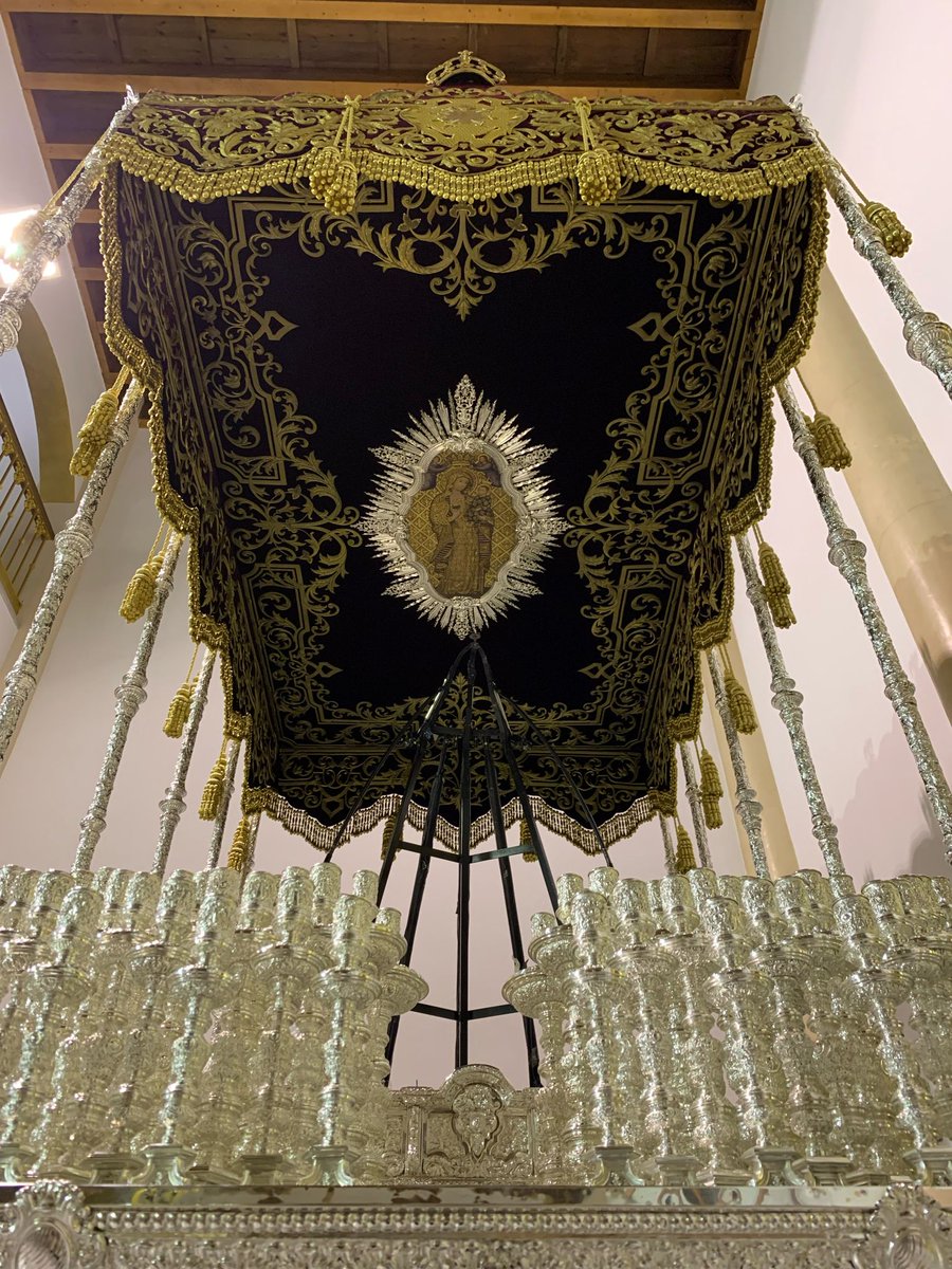 El palio de la Virgen de los Dolores del Cerro ya está montado

#SSantaSevilla25