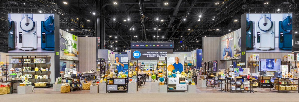 Check out the stunning display our team created for The Cookware Company at The Inspired Home Show 2025! The design showcased their award-winning cookware, while bright-colored graphics and comfortable seating created an inviting environment. #2020Exhibits #TheCookwareCompany
