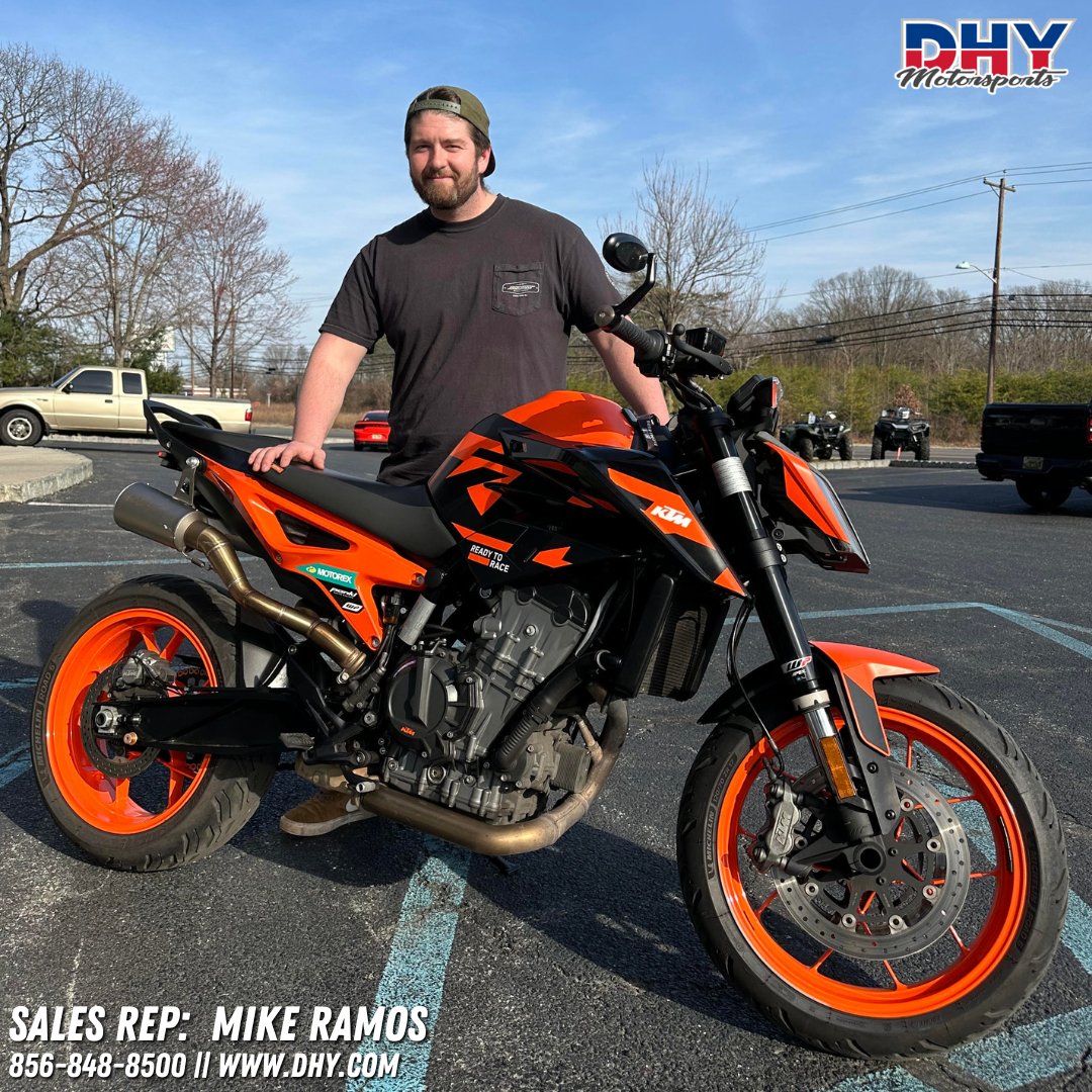 🔥 Shoutout to Joe on grabbing this pre-owned 2022 KTM 890 Duke!

Thank you for choosing #DHYMotorsports!

#ktm #motorcycle #bikelife #newjersey #ktmduke #Motorsport #adventure #duke890 #honda #yamaha #polaris #stark