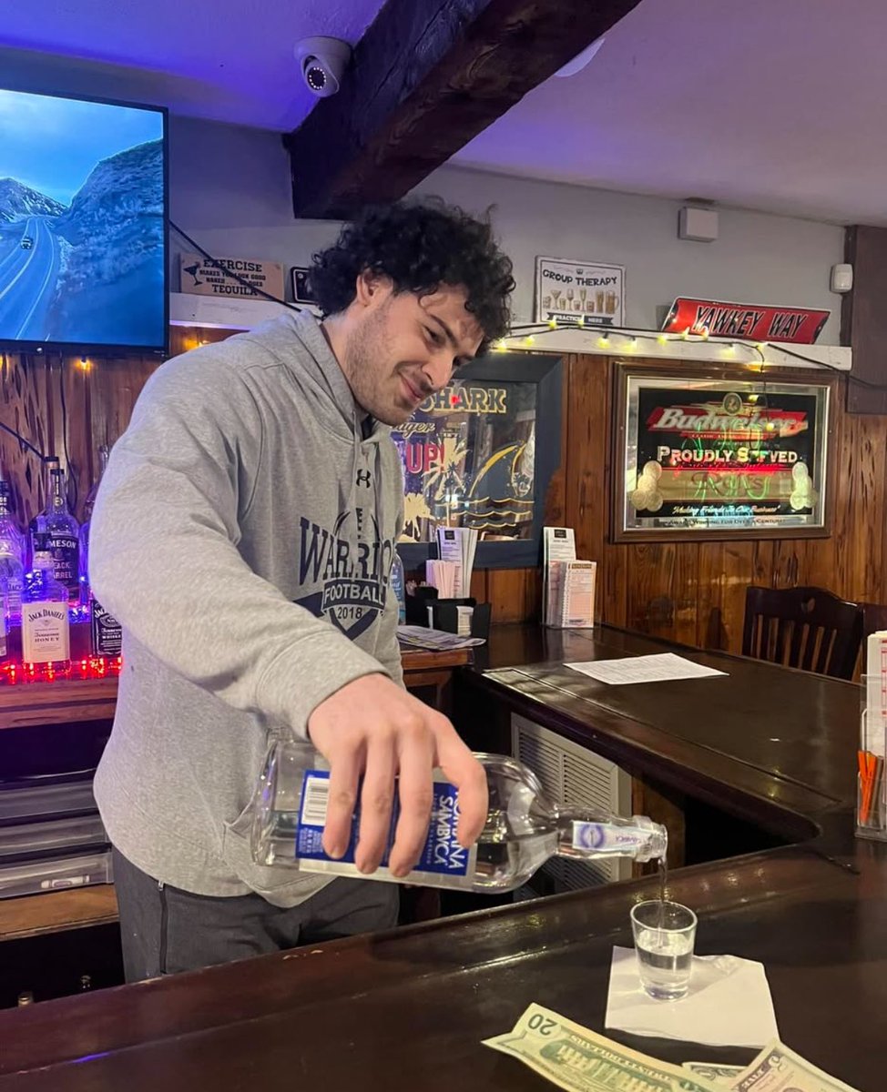 Hit the Rolf’s for a quick midday pick me up to show support for North Andover teachers. Check out  my man nicks’s pour form