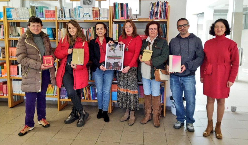 ERIS_IEP's tweet photo. El @IESTIERRA_CR en Mirandela. Hemos avanzado en la organización de los encuentros de estudiantes portugueses y españoles en España y Portugal. Además, hemos aprovechado para observar clases del sistema educativo portugués. 
@ERIS_IEP #educación #innovación https://t.co/Xf7rBrdrOj