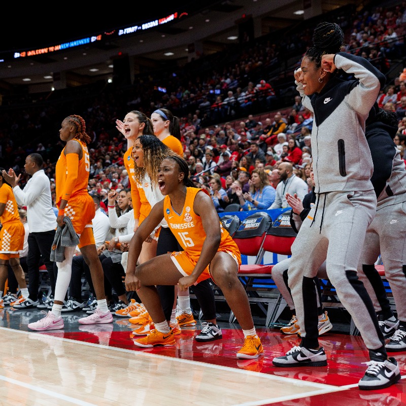LadyVol_Hoops's tweet photo. caught a sweet vibe!