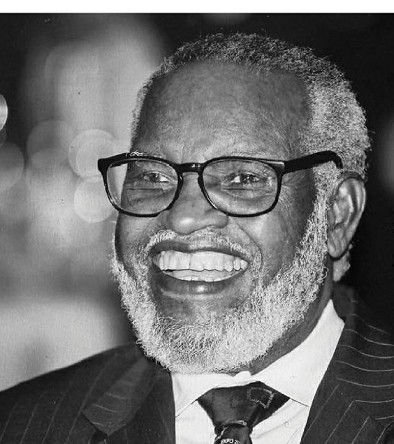 panduleni's tweet photo. Tatekulu, we have a new President. Greet yaToivo. https://t.co/uMssJwlbg9