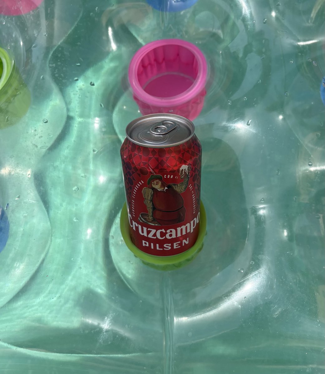 brackos's tweet image. #poolbar