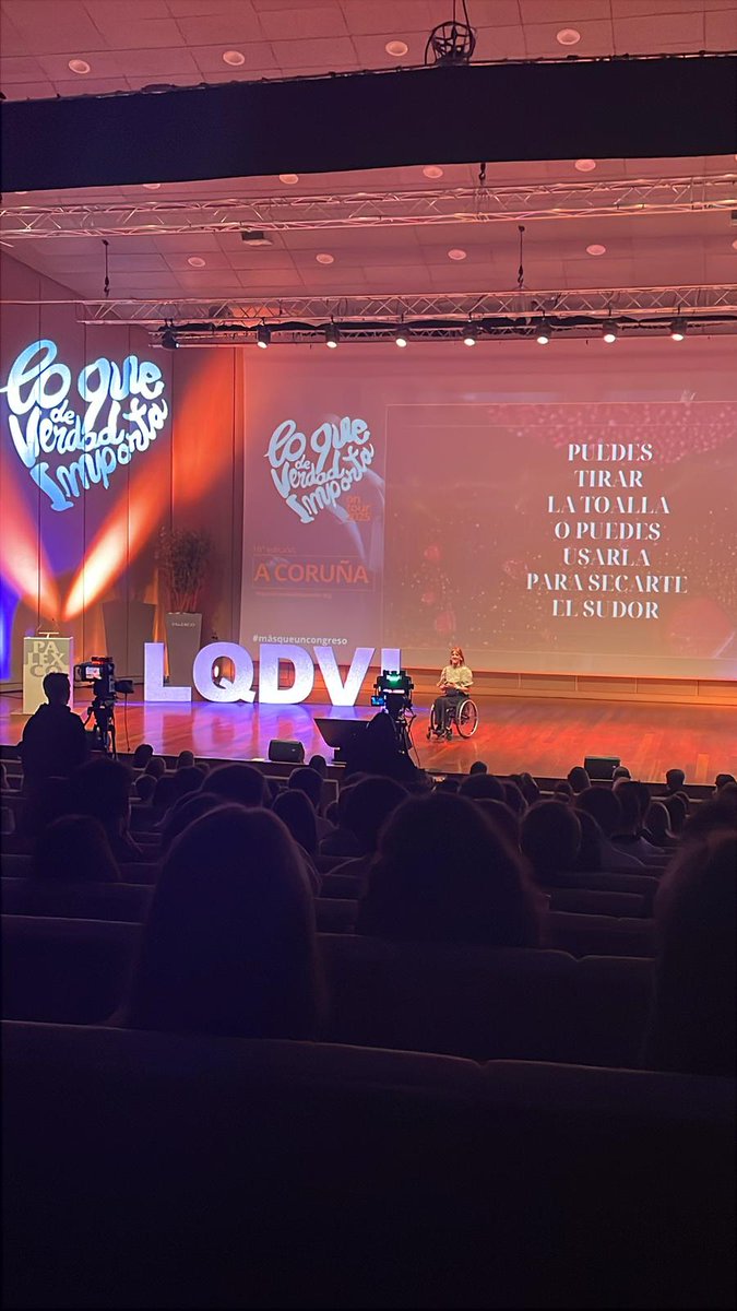 LupusGalicia's tweet photo. O pasado 21 de marzo nosa directiva e algunhas socias estiveron no congreso @LQDVI. 

Agradecer á Fundación San Rafael por esta oportunidade de escoitar historias que nos poden inspirar para seguir adiante. https://t.co/xAXn5CDhhP