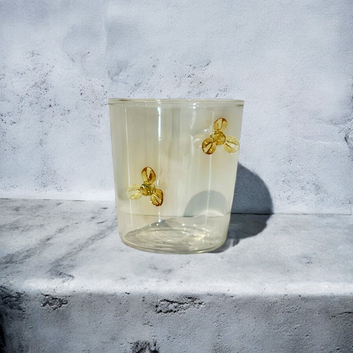 Camicoltd's tweet photo. Delicate details, timeless charm 🌼
Our 3D Flower Glass Tumbler features hand-applied floral accents that bring your tableware to life. Sip in style with a touch of elegance! 💛✨
#Glassware #TableDecor #3DGlass #DesignInBloom #HomeStyle #wholesale #glassware https://t.co/3iKQvDvoHA