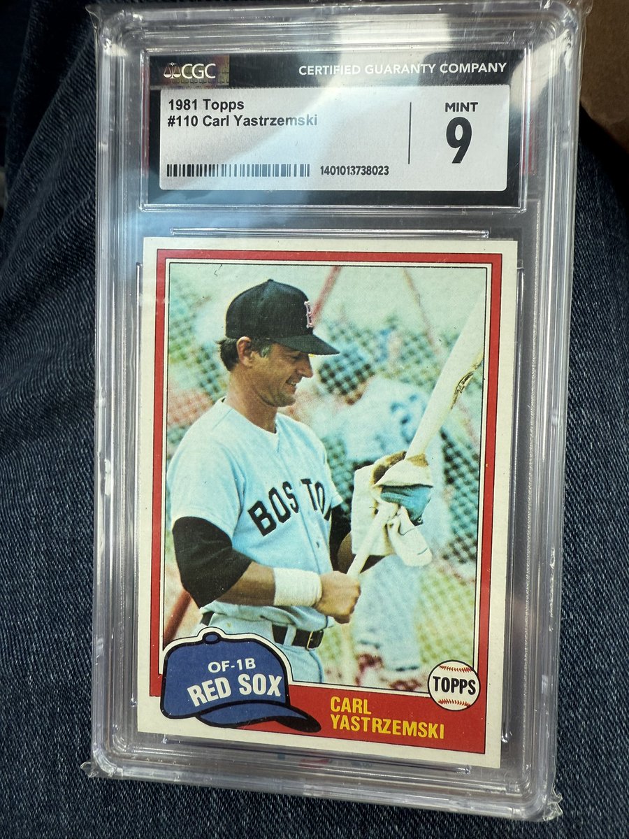 CardiacDrop's tweet photo. I love these cards in my collection. ‘81 Topps Yaz and ‘90 Topps Abbott ⚾️ #PCCorner ⚾️ 💨 🔥
#MondayMix 💫 https://t.co/MfVSHNzwGF