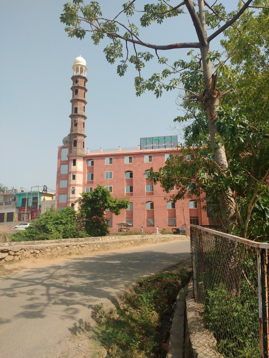azad_nishant's tweet photo. @Iyervval Though this issue is being discussed now, it's something that caught my attention in 2017 during my Jammu visit. In #Bhatindi, I noticed large number of #Rohingyas living in tin-roof shanties. What struck me as peculiar was presence of a well-constructed mosque in Bhatindi jungle https://t.co/Aq6UUaGTL9