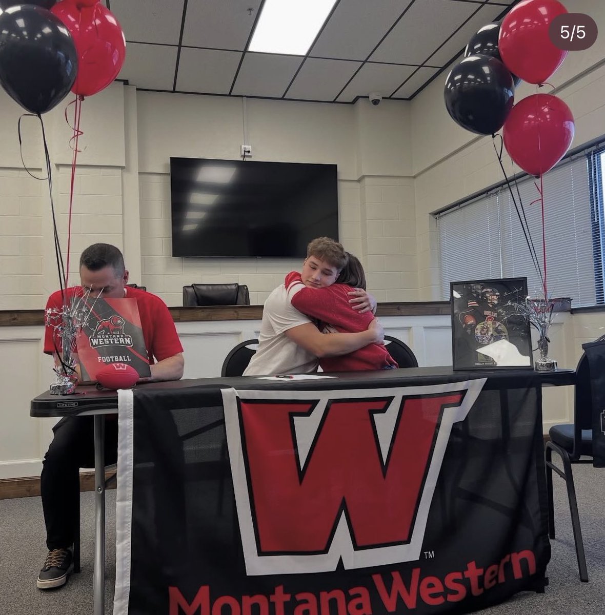 Waitechance9's tweet photo. Super grateful!! Can’t wait to be a bulldog!! https://t.co/ApyD3bmknh