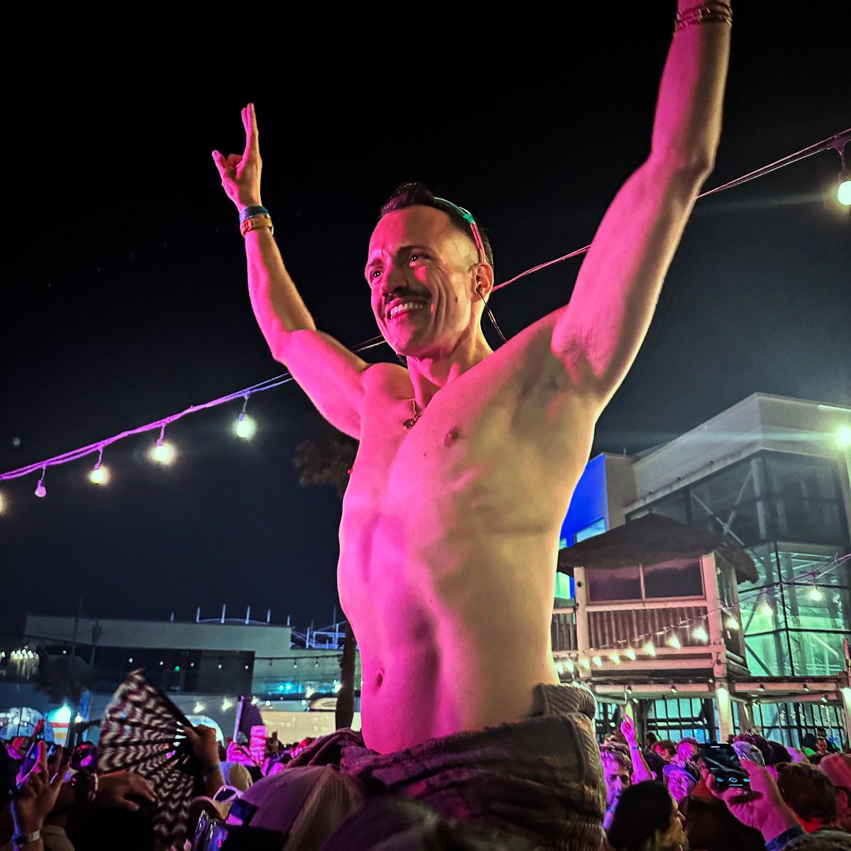 Making the mems 🕺⚡️ #meduza