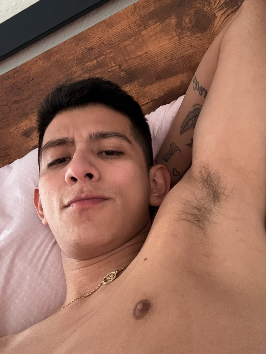 que chuparias primero?👅 onlyfans.com/albertomuniz13