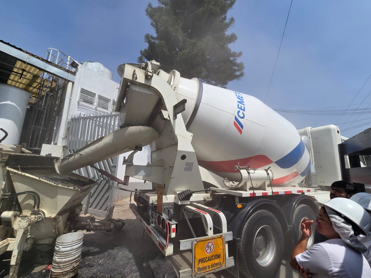 CmasAzul's tweet photo. Suministro de #Concreto y #Bombeo en Alcaldía #Iztapalapa 

Sigamos #CreciendoUnidos https://t.co/D8aYgiI0uM