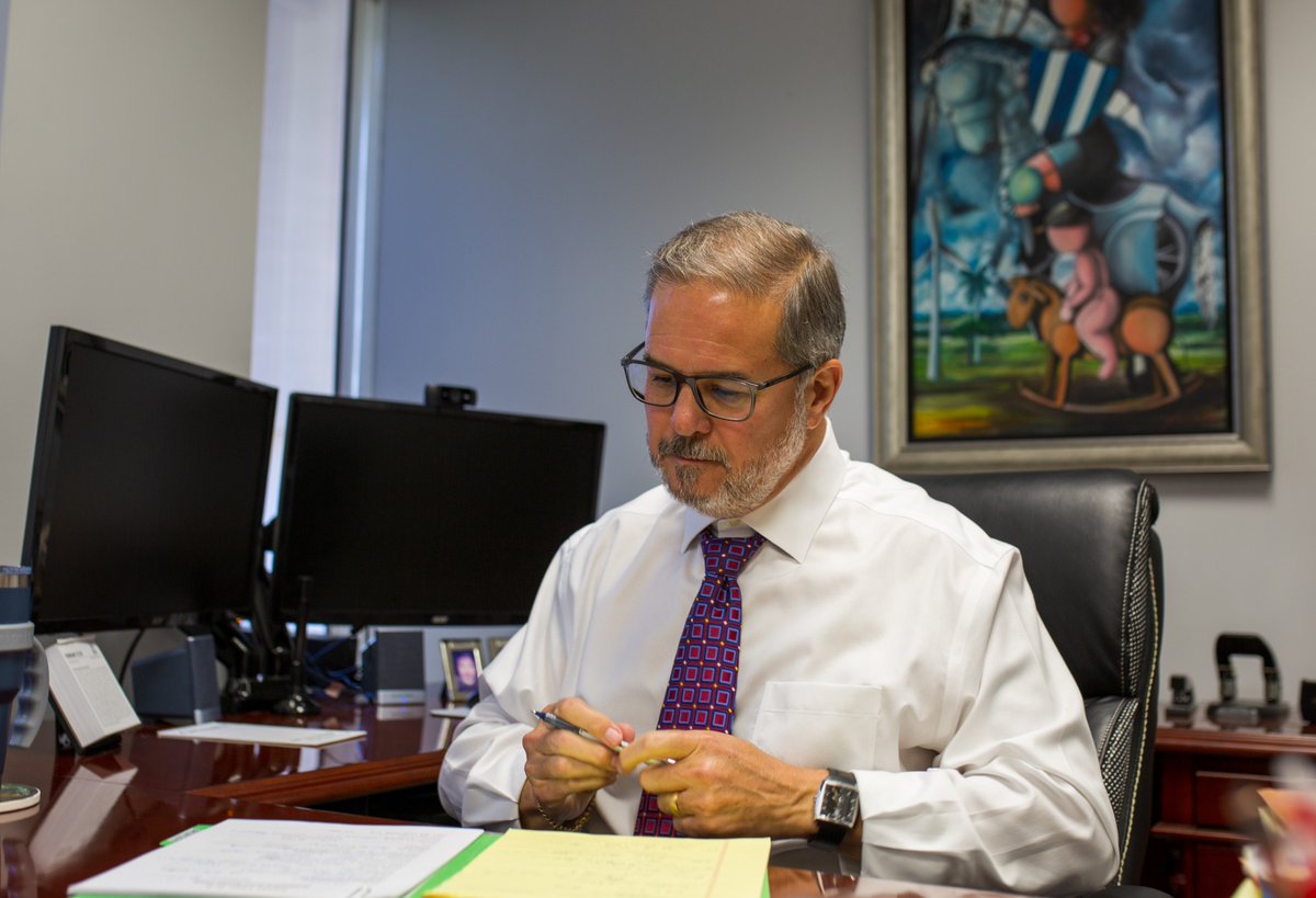 Real talk: Personal injury cases aren’t won with speeches—they’re won through hard work. Alex is making sure no detail is missed.  

Know someone who needs help? Share this.  

🔗 bit.ly/4gYaPNA  

#FloridaLaw #PersonalInjuryLaw #FloridaLawyer #LegalHelp #WestPalmBeach