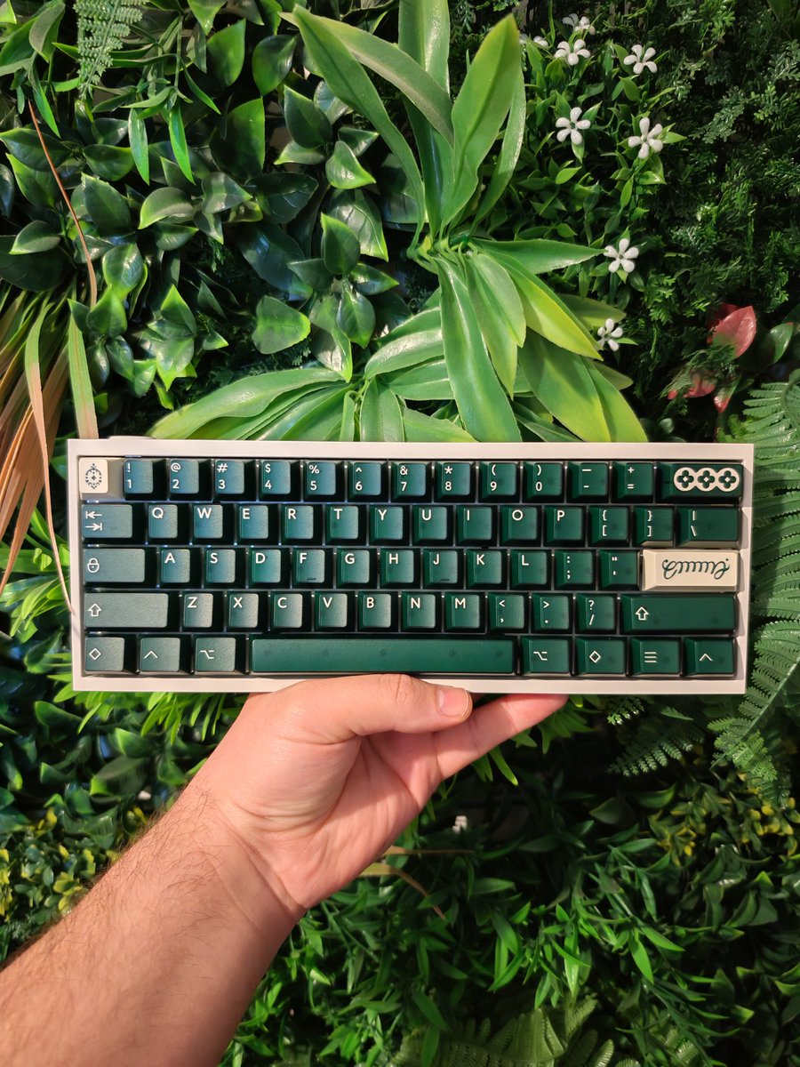 Corlitech's tweet image. New HE méta keyboard
M61 lite +, livraison la plus rapide que j'ai vu 1 semaine le clavier vient de l'autre du monde il est arrivé plus vite qu'une commande avec la poste @KBDfans