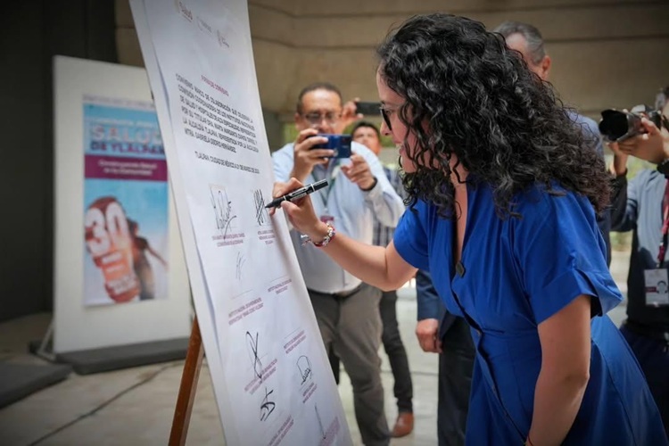 La alcaldesa Gaby Osorio reafirmó el compromiso con la salud comunitaria en alianza con institutos nacionales de salud y hospitales de alta especialidad
mexicoenlared.tv/la-alcaldesa-g…