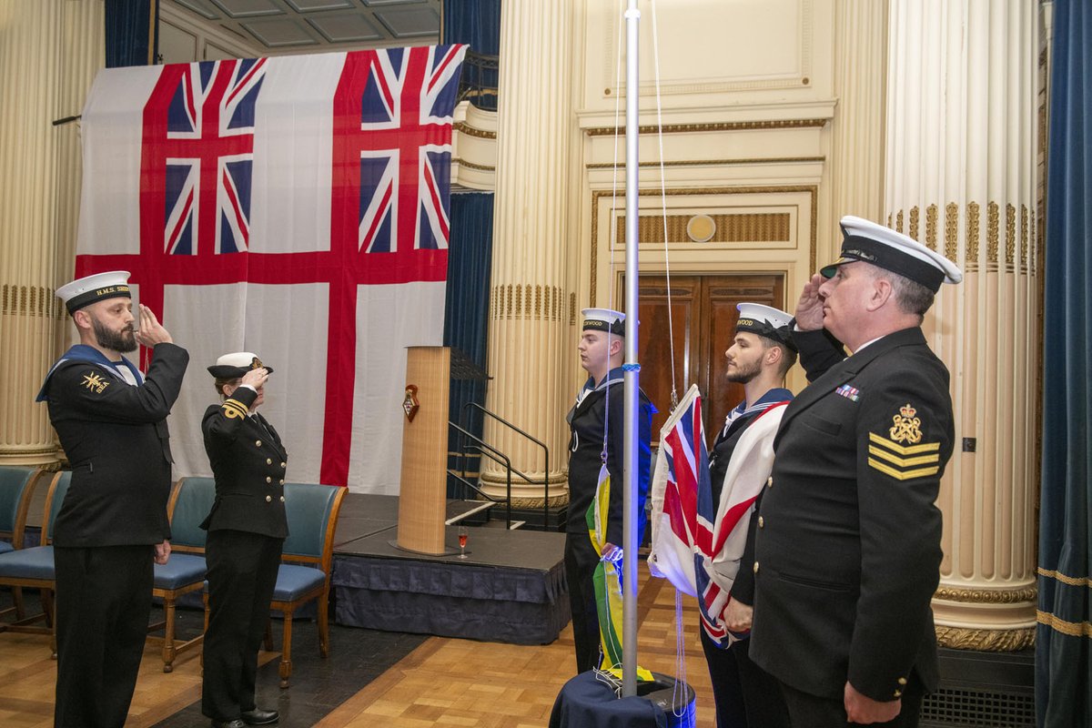 Royal Navy tweet media