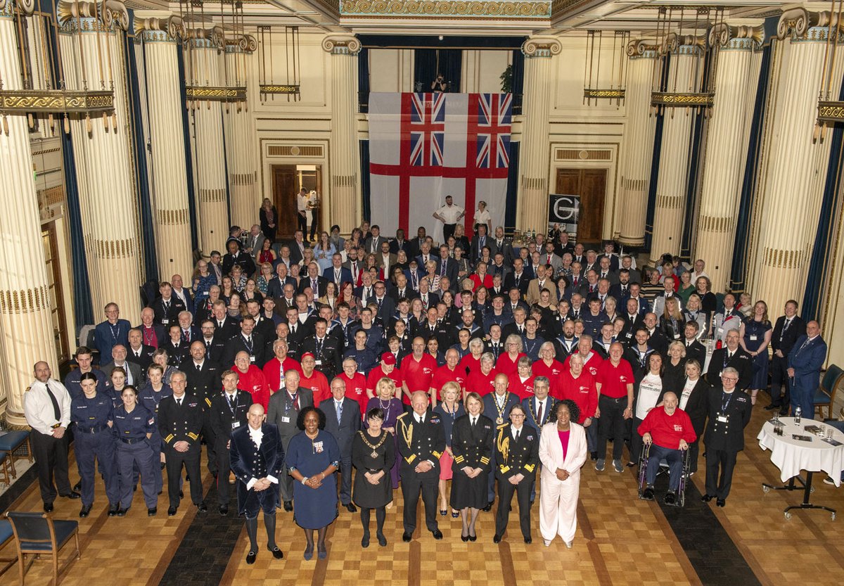 Royal Navy tweet media