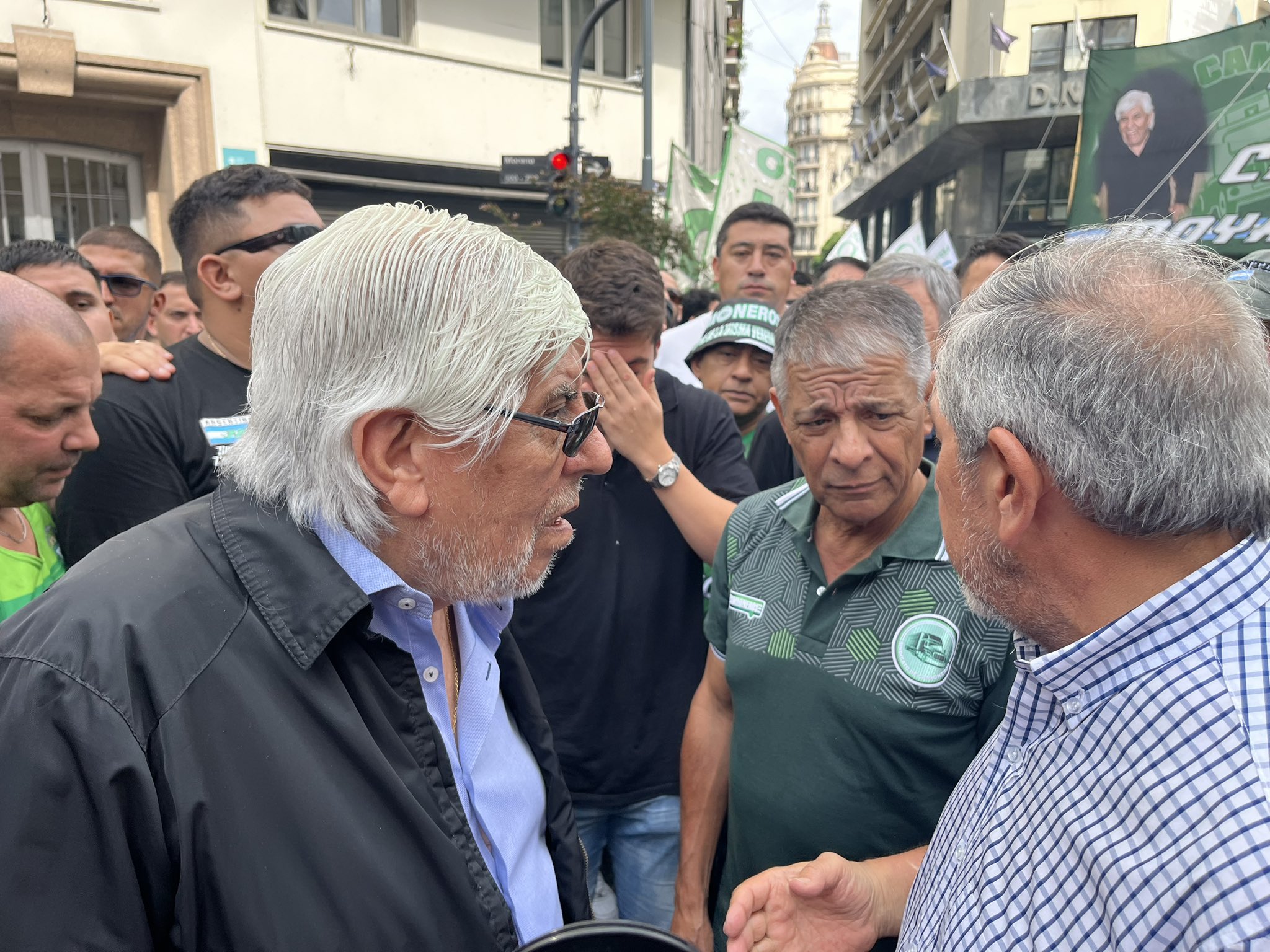 Al frente de la columna de Camioneros del 24 de marzo, Pablo Moyano volvió a la calle después de su renuncia a la CGT 