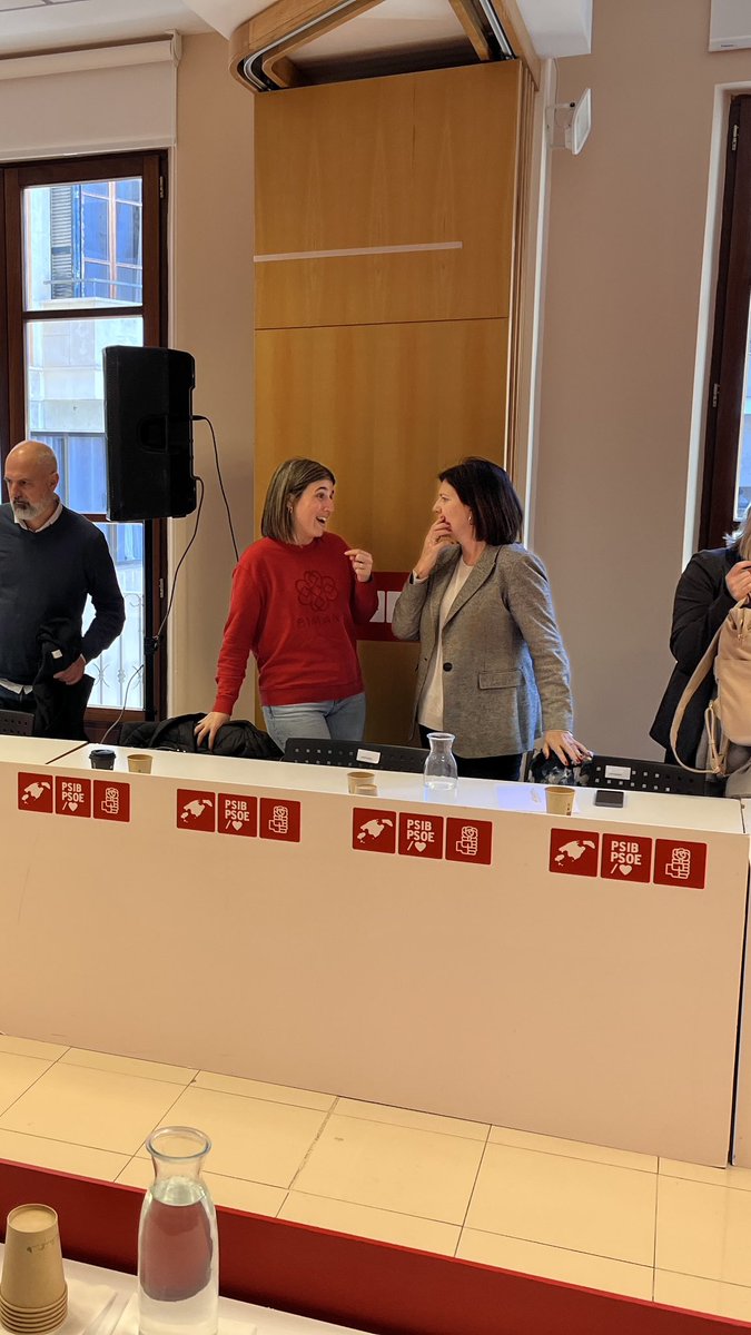 aliciahoms's tweet photo. Començam una nova etapa: després del nostre #15èCongrésPSIBPSOE, una nova Comissió #executiva amb tota la força i les ganes per tornar a governar el 2027!
🇪🇺 Des de la Secretaria de Política Internacional, #triamlluitar per una #Europa i unes Illes Balears socialistes. https://t.co/IZNfk0Nrd8